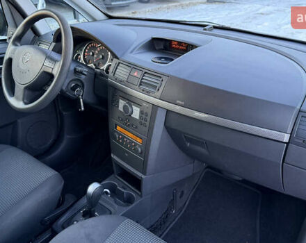 Черный Опель Мерива, объемом двигателя 1.6 л и пробегом 150 тыс. км за 5750 $, фото 18 на Automoto.ua