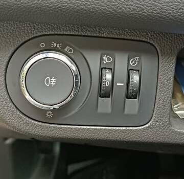 Черный Опель Мерива, объемом двигателя 1.36 л и пробегом 172 тыс. км за 7500 $, фото 2 на Automoto.ua