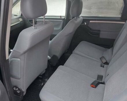 Черный Опель Мерива, объемом двигателя 1.6 л и пробегом 200 тыс. км за 4900 $, фото 2 на Automoto.ua