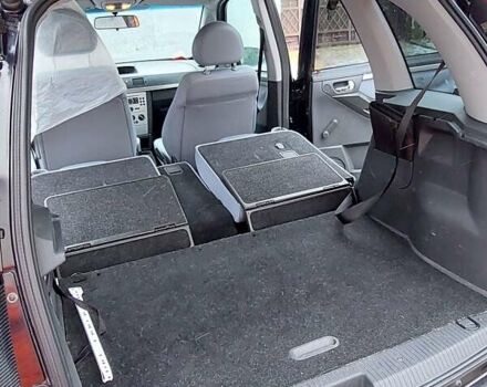 Черный Опель Мерива, объемом двигателя 1.6 л и пробегом 200 тыс. км за 4900 $, фото 4 на Automoto.ua