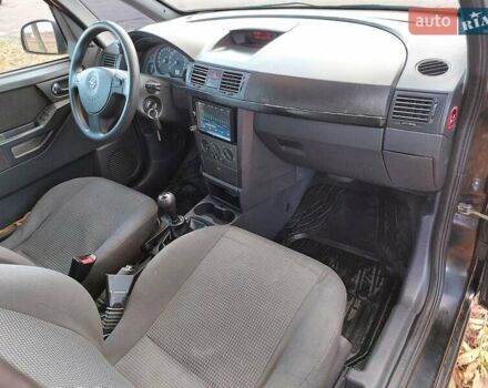 Черный Опель Мерива, объемом двигателя 1.6 л и пробегом 280 тыс. км за 4300 $, фото 31 на Automoto.ua