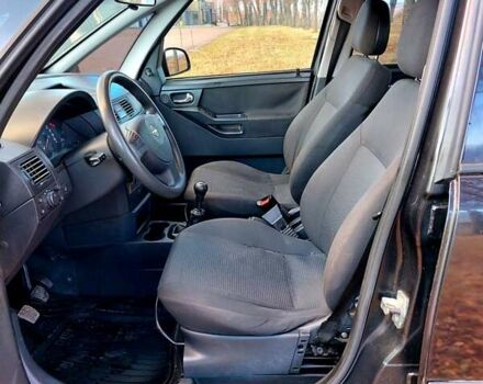 Черный Опель Мерива, объемом двигателя 1.6 л и пробегом 280 тыс. км за 4300 $, фото 22 на Automoto.ua