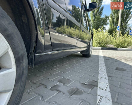 Черный Опель Мерива, объемом двигателя 1.6 л и пробегом 170 тыс. км за 3700 $, фото 4 на Automoto.ua