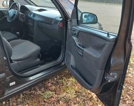 Черный Опель Мерива, объемом двигателя 1.6 л и пробегом 280 тыс. км за 4300 $, фото 29 на Automoto.ua