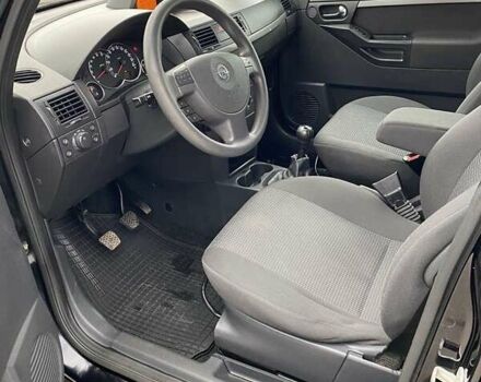 Черный Опель Мерива, объемом двигателя 1.6 л и пробегом 216 тыс. км за 4300 $, фото 3 на Automoto.ua