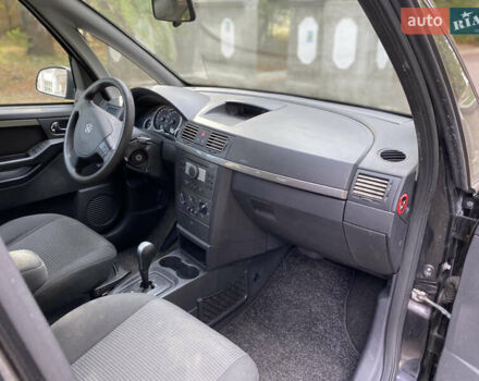 Чорний Опель Меріва, об'ємом двигуна 1.6 л та пробігом 251 тис. км за 5900 $, фото 25 на Automoto.ua