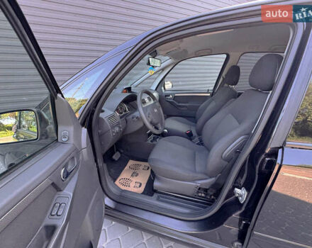 Черный Опель Мерива, объемом двигателя 1.6 л и пробегом 205 тыс. км за 6500 $, фото 4 на Automoto.ua