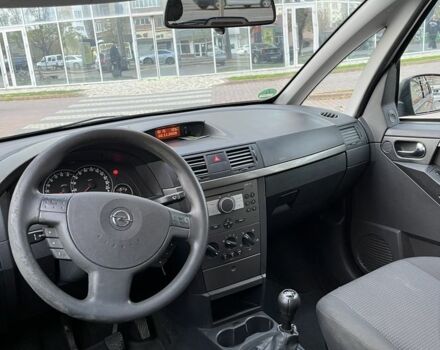 Черный Опель Мерива, объемом двигателя 1.6 л и пробегом 250 тыс. км за 4199 $, фото 12 на Automoto.ua