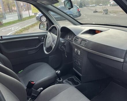 Черный Опель Мерива, объемом двигателя 1.6 л и пробегом 250 тыс. км за 4199 $, фото 14 на Automoto.ua