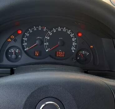 Черный Опель Мерива, объемом двигателя 1.6 л и пробегом 194 тыс. км за 4500 $, фото 1 на Automoto.ua