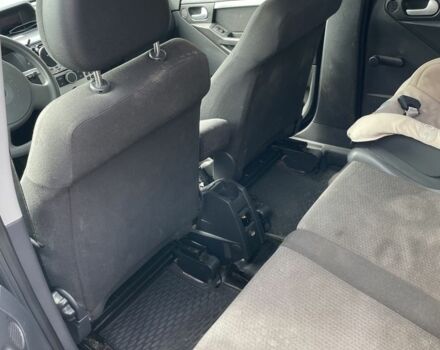 Фіолетовий Опель Меріва, об'ємом двигуна 1.4 л та пробігом 250 тис. км за 3200 $, фото 5 на Automoto.ua