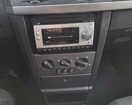 Фиолетовый Опель Мерива, объемом двигателя 1.6 л и пробегом 156 тыс. км за 5700 $, фото 15 на Automoto.ua