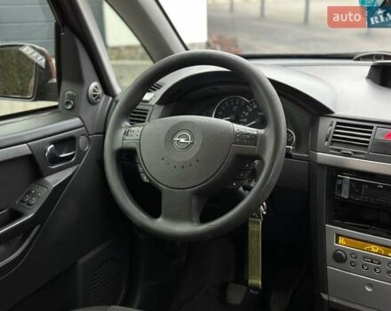 Красный Опель Мерива, объемом двигателя 1.6 л и пробегом 274 тыс. км за 2550 $, фото 12 на Automoto.ua