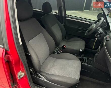 Красный Опель Мерива, объемом двигателя 1.6 л и пробегом 274 тыс. км за 2550 $, фото 7 на Automoto.ua