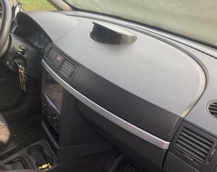 Красный Опель Мерива, объемом двигателя 1.7 л и пробегом 218 тыс. км за 3300 $, фото 8 на Automoto.ua