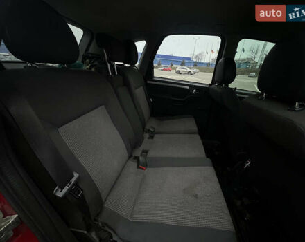 Красный Опель Мерива, объемом двигателя 1.6 л и пробегом 272 тыс. км за 2000 $, фото 16 на Automoto.ua