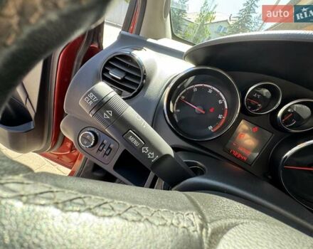 Красный Опель Мерива, объемом двигателя 1.69 л и пробегом 172 тыс. км за 8200 $, фото 32 на Automoto.ua