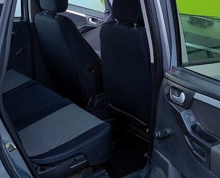 Опель Мерива, объемом двигателя 1.6 л и пробегом 208 тыс. км за 4200 $, фото 6 на Automoto.ua