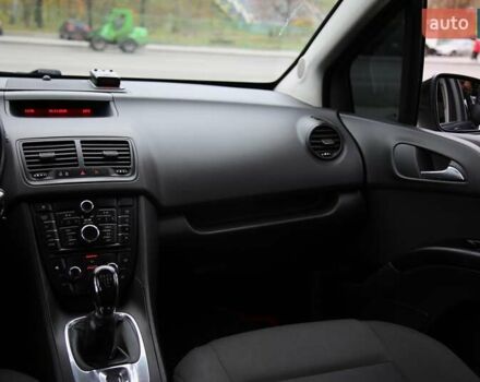 Опель Мерива, объемом двигателя 1.36 л и пробегом 230 тыс. км за 5600 $, фото 12 на Automoto.ua
