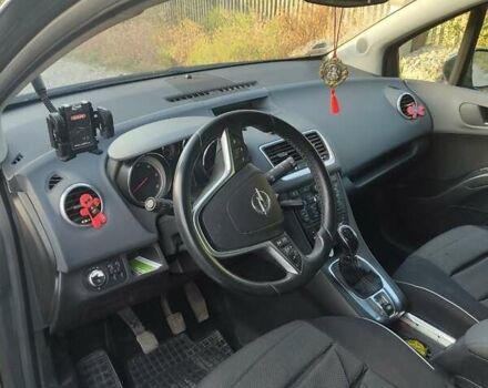 Опель Мерива, объемом двигателя 1.69 л и пробегом 245 тыс. км за 8500 $, фото 3 на Automoto.ua