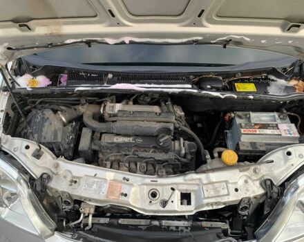 Серый Опель Мерива, объемом двигателя 1.6 л и пробегом 236 тыс. км за 2300 $, фото 9 на Automoto.ua