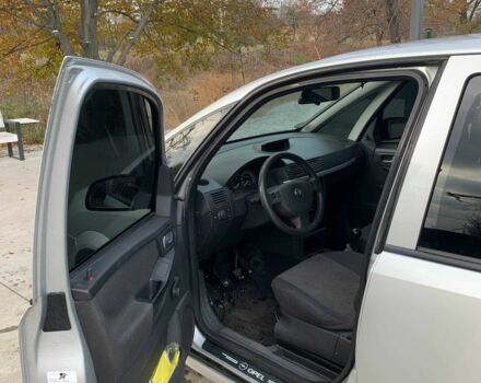 Серый Опель Мерива, объемом двигателя 1.6 л и пробегом 236 тыс. км за 2300 $, фото 5 на Automoto.ua