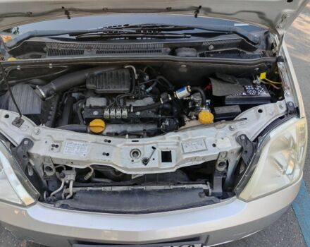 Серый Опель Мерива, объемом двигателя 1.6 л и пробегом 156 тыс. км за 4000 $, фото 3 на Automoto.ua