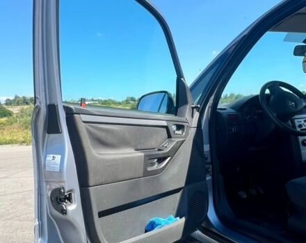 Серый Опель Мерива, объемом двигателя 1.6 л и пробегом 230 тыс. км за 4500 $, фото 5 на Automoto.ua