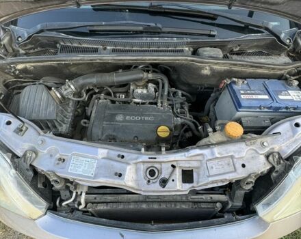 Серый Опель Мерива, объемом двигателя 1.4 л и пробегом 182 тыс. км за 3300 $, фото 13 на Automoto.ua