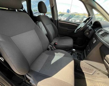 Серый Опель Мерива, объемом двигателя 1.6 л и пробегом 256 тыс. км за 3300 $, фото 4 на Automoto.ua