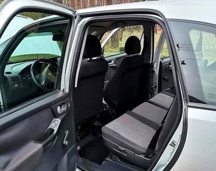 Серый Опель Мерива, объемом двигателя 1.6 л и пробегом 220 тыс. км за 4400 $, фото 1 на Automoto.ua