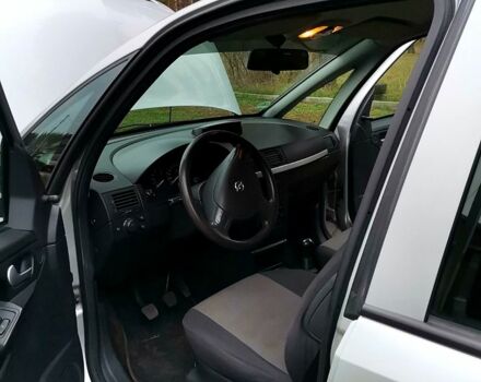 Серый Опель Мерива, объемом двигателя 1.6 л и пробегом 220 тыс. км за 4400 $, фото 3 на Automoto.ua