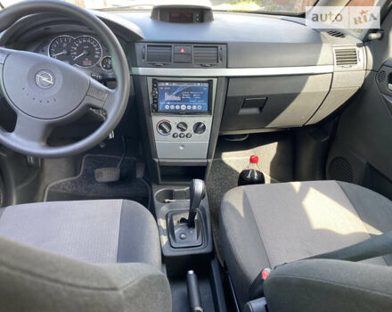 Серый Опель Мерива, объемом двигателя 1.6 л и пробегом 210 тыс. км за 4400 $, фото 5 на Automoto.ua