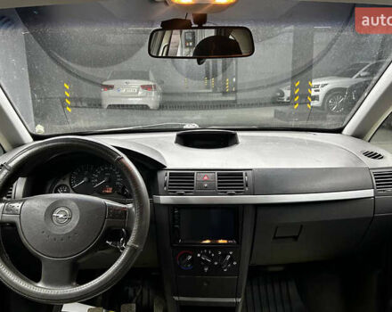 Сірий Опель Меріва, об'ємом двигуна 1.6 л та пробігом 274 тис. км за 4400 $, фото 7 на Automoto.ua