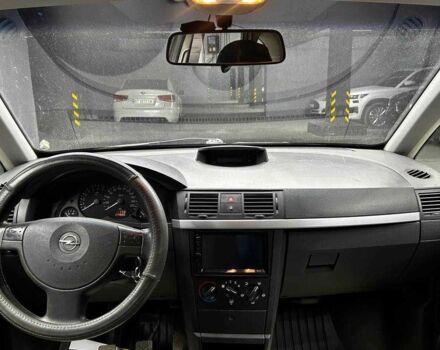 Серый Опель Мерива, объемом двигателя 1.6 л и пробегом 274 тыс. км за 4400 $, фото 7 на Automoto.ua