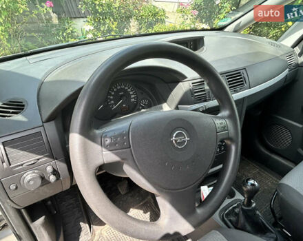 Серый Опель Мерива, объемом двигателя 1.6 л и пробегом 189 тыс. км за 3700 $, фото 11 на Automoto.ua