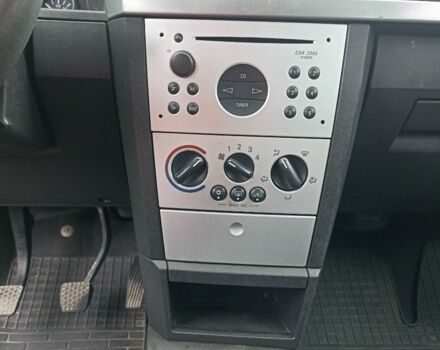 Серый Опель Мерива, объемом двигателя 1.6 л и пробегом 150 тыс. км за 4200 $, фото 6 на Automoto.ua