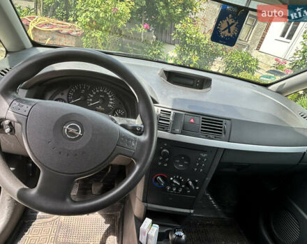 Серый Опель Мерива, объемом двигателя 1.6 л и пробегом 189 тыс. км за 3700 $, фото 12 на Automoto.ua