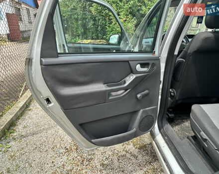 Серый Опель Мерива, объемом двигателя 1.6 л и пробегом 189 тыс. км за 3700 $, фото 13 на Automoto.ua