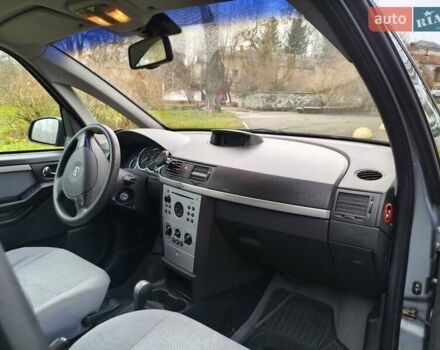 Сірий Опель Меріва, об'ємом двигуна 1.6 л та пробігом 158 тис. км за 3999 $, фото 2 на Automoto.ua