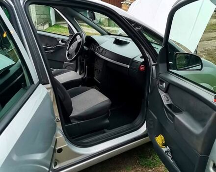 Серый Опель Мерива, объемом двигателя 1.6 л и пробегом 220 тыс. км за 4400 $, фото 1 на Automoto.ua