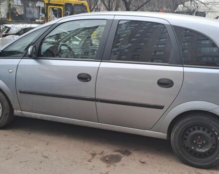 Серый Опель Мерива, объемом двигателя 0 л и пробегом 150 тыс. км за 4300 $, фото 4 на Automoto.ua
