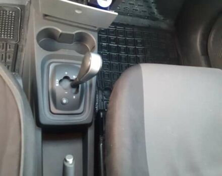 Серый Опель Мерива, объемом двигателя 1.6 л и пробегом 240 тыс. км за 4200 $, фото 6 на Automoto.ua