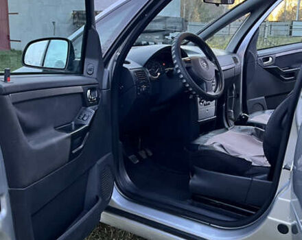 Серый Опель Мерива, объемом двигателя 1.7 л и пробегом 304 тыс. км за 5000 $, фото 15 на Automoto.ua