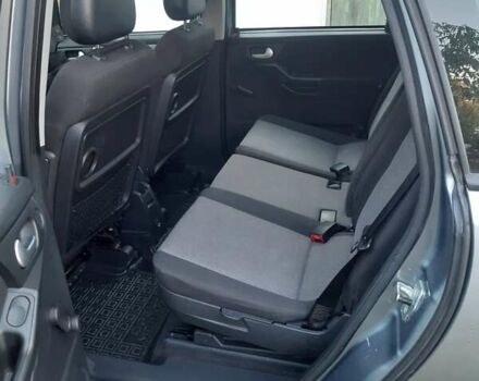 Серый Опель Мерива, объемом двигателя 1.6 л и пробегом 240 тыс. км за 4200 $, фото 5 на Automoto.ua