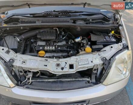 Серый Опель Мерива, объемом двигателя 1.6 л и пробегом 156 тыс. км за 3500 $, фото 4 на Automoto.ua