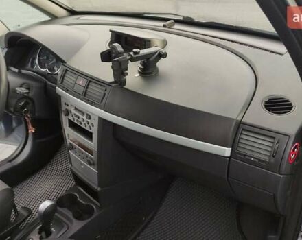 Серый Опель Мерива, объемом двигателя 1.6 л и пробегом 143 тыс. км за 4300 $, фото 25 на Automoto.ua