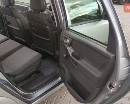 Серый Опель Мерива, объемом двигателя 1.6 л и пробегом 143 тыс. км за 4300 $, фото 15 на Automoto.ua