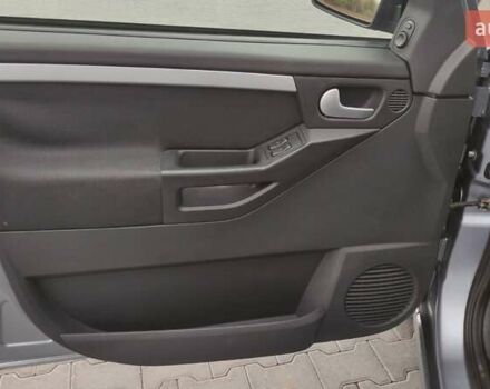 Серый Опель Мерива, объемом двигателя 1.6 л и пробегом 143 тыс. км за 4300 $, фото 2 на Automoto.ua