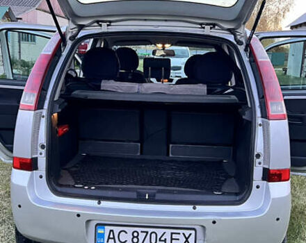 Серый Опель Мерива, объемом двигателя 1.7 л и пробегом 304 тыс. км за 5000 $, фото 9 на Automoto.ua